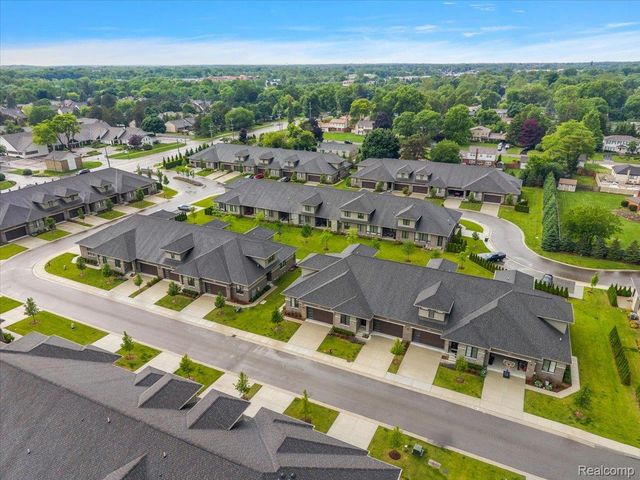 7484 Gramercy Circle, West Bloomfield Charter Township, MI 48322