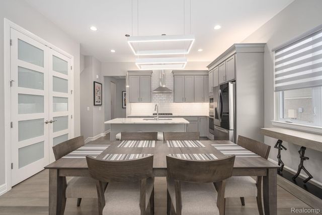 7484 Gramercy Circle, West Bloomfield Charter Township, MI 48322