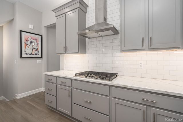 7484 Gramercy Circle, West Bloomfield Charter Township, MI 48322