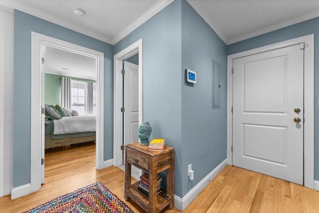 40 Catherine St 1, Boston, MA 02131