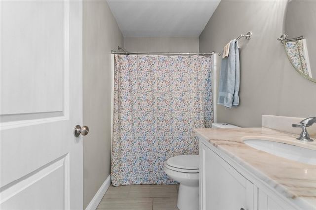 40 Catherine St 1, Boston, MA 02131