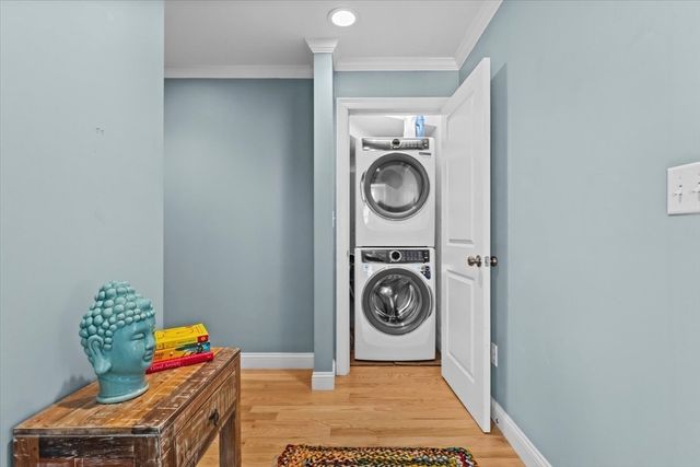 40 Catherine St 1, Boston, MA 02131