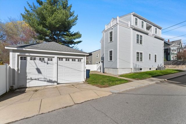 40 Catherine St 1, Boston, MA 02131