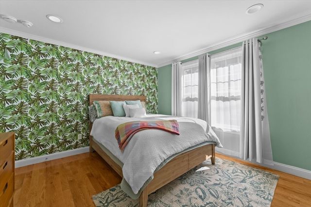 40 Catherine St 1, Boston, MA 02131
