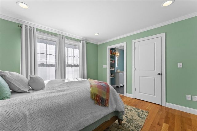 40 Catherine St 1, Boston, MA 02131