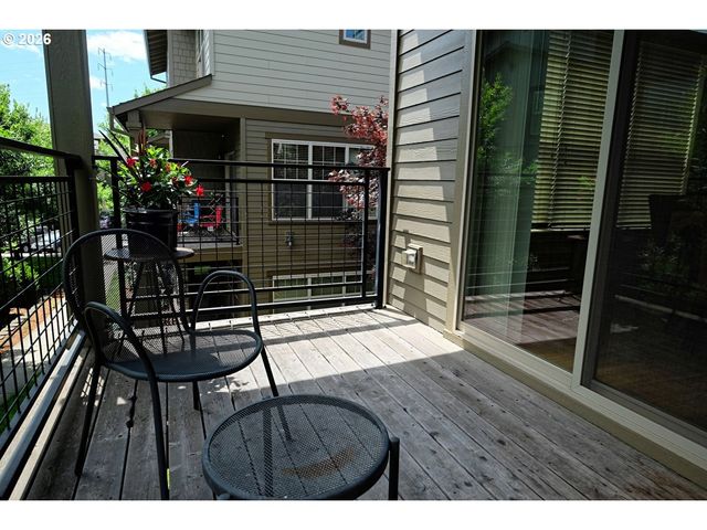 618 Ne GARSWOOD Ln, Hillsboro, OR 97006