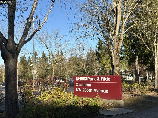 618 Ne GARSWOOD Ln, Hillsboro, OR 97006