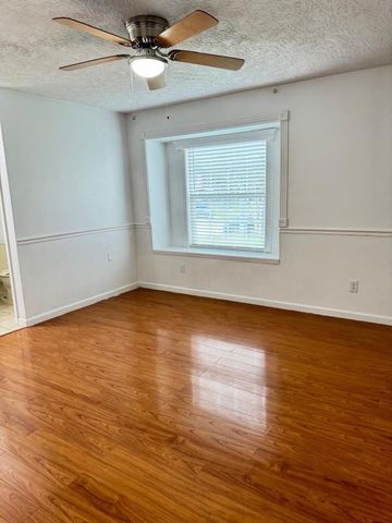 13427 Rampchester Lane, Houston, TX 77015