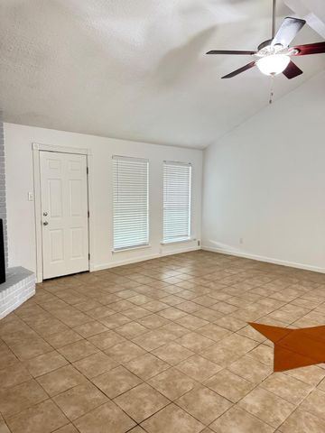 13427 Rampchester Lane, Houston, TX 77015