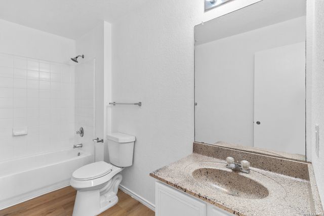 6 MOONDANCE HL, San Antonio, TX 78254