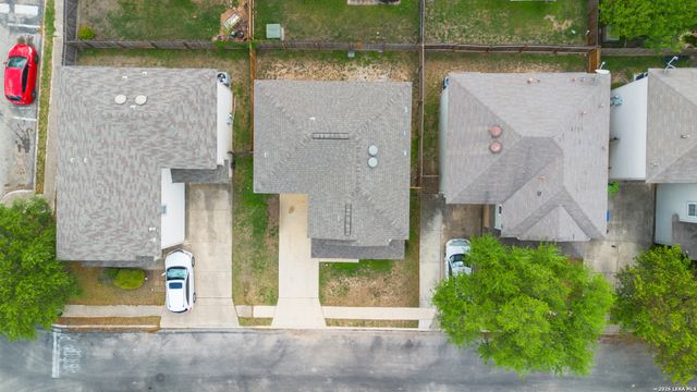 6 MOONDANCE HL, San Antonio, TX 78254