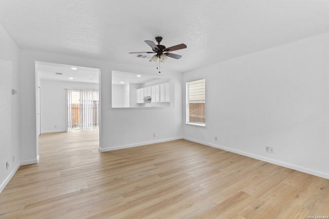 6 MOONDANCE HL, San Antonio, TX 78254