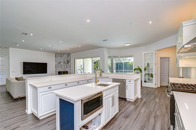 2228 VALRICO FOREST DRIVE, Valrico, FL 33594