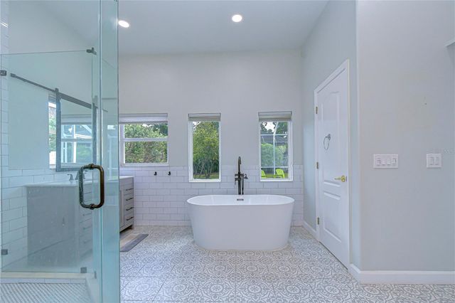 2228 VALRICO FOREST DRIVE, Valrico, FL 33594