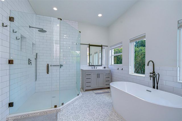 2228 VALRICO FOREST DRIVE, Valrico, FL 33594