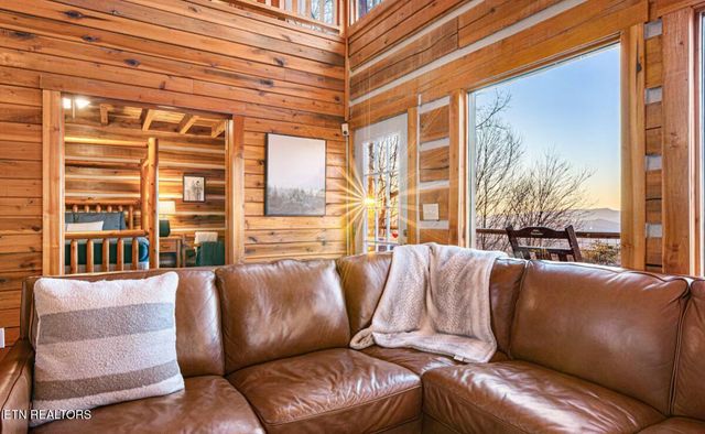 1815 Silver Poplar Lane, Sevierville, TN 37876