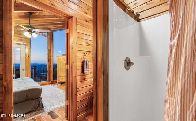 1815 Silver Poplar Lane, Sevierville, TN 37876