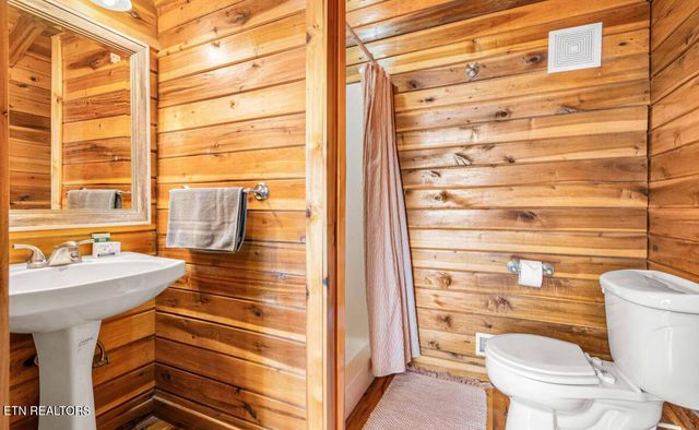 1815 Silver Poplar Lane, Sevierville, TN 37876