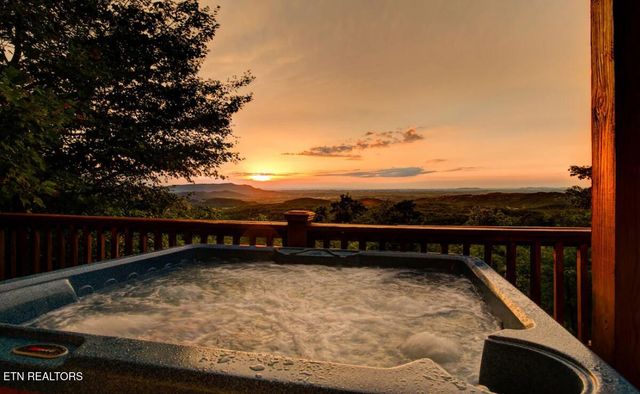 1815 Silver Poplar Lane, Sevierville, TN 37876