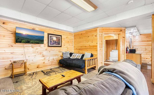 1815 Silver Poplar Lane, Sevierville, TN 37876