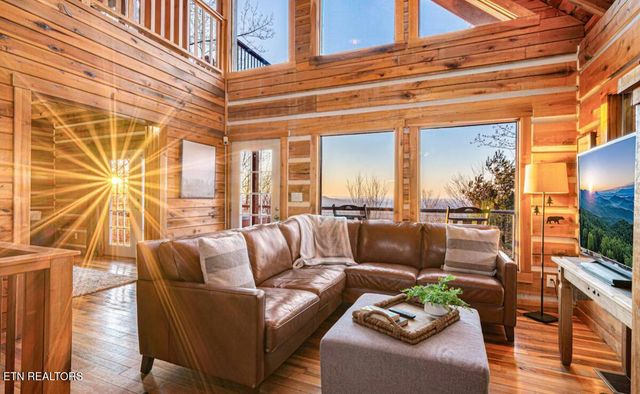 1815 Silver Poplar Lane, Sevierville, TN 37876