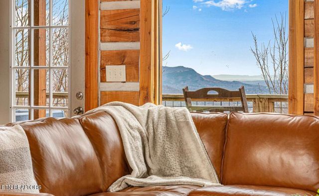 1815 Silver Poplar Lane, Sevierville, TN 37876