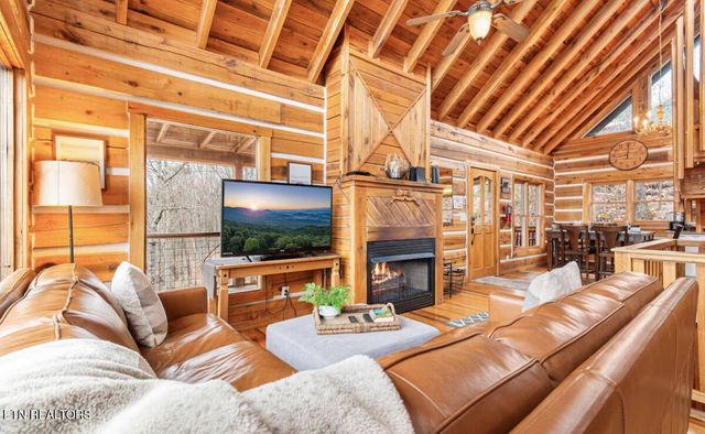 1815 Silver Poplar Lane, Sevierville, TN 37876