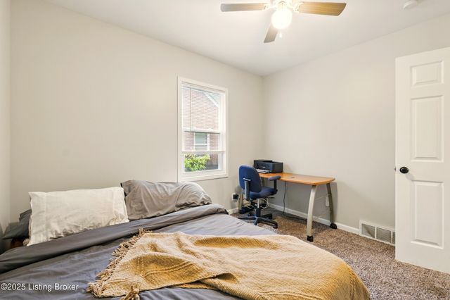 8808 Willowcreek Dr, Louisville, KY 40219