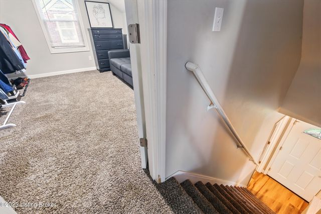 8808 Willowcreek Dr, Louisville, KY 40219