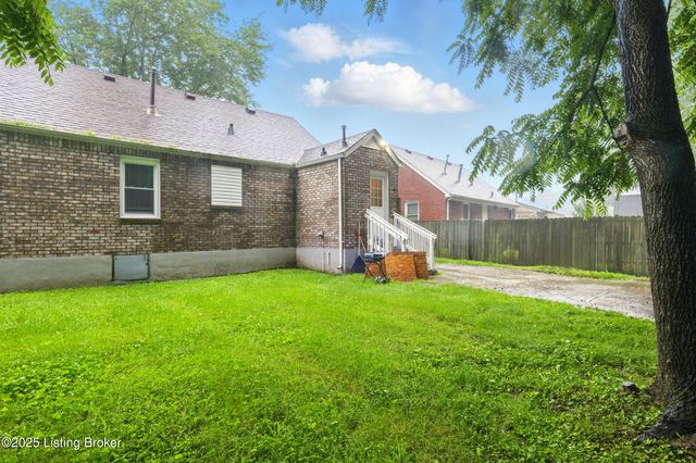 8808 Willowcreek Dr, Louisville, KY 40219