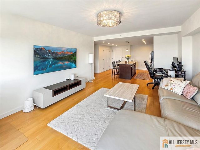 110 Somerset Street 2209, New Brunswick, NJ 08901