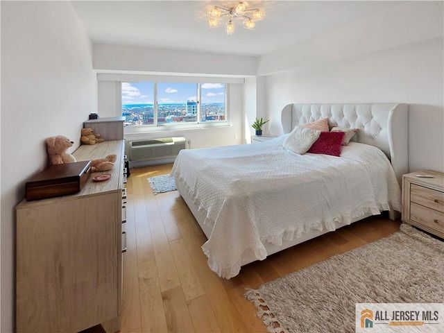 110 Somerset Street 2209, New Brunswick, NJ 08901