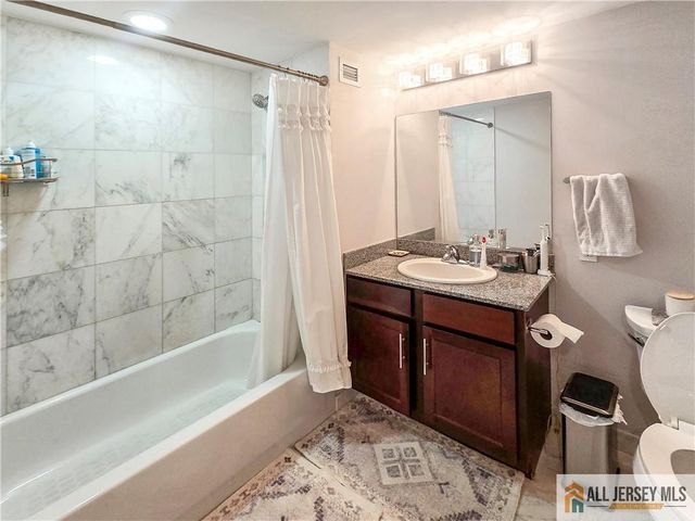 110 Somerset Street 2209, New Brunswick, NJ 08901