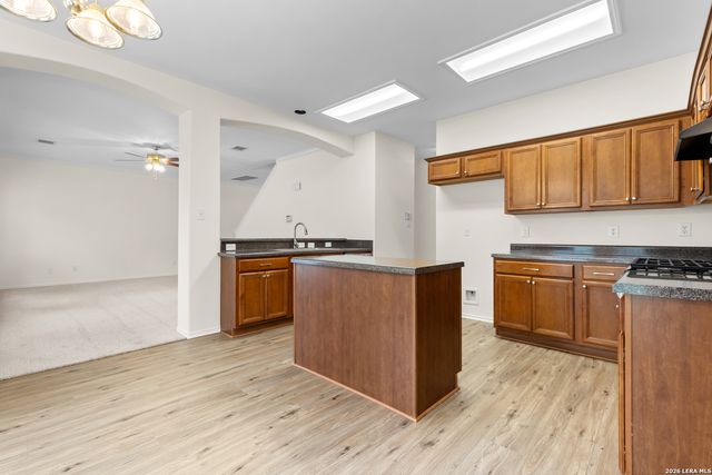 9134 Hilltop Crossing Dr, San Antonio, TX 78251