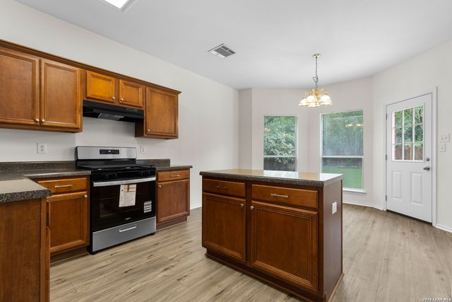 9134 Hilltop Crossing Dr, San Antonio, TX 78251