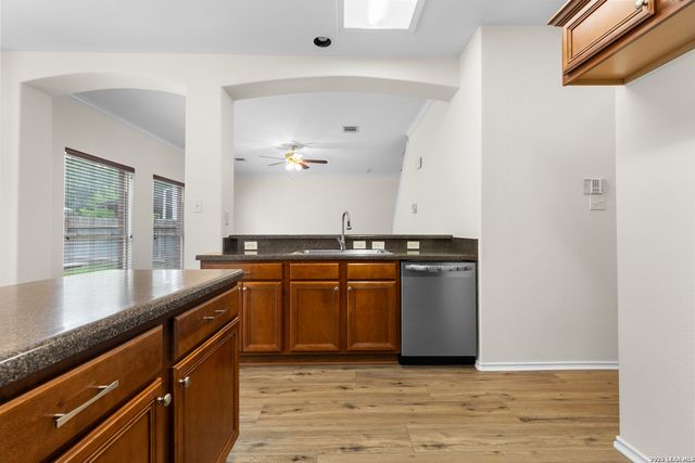 9134 Hilltop Crossing Dr, San Antonio, TX 78251