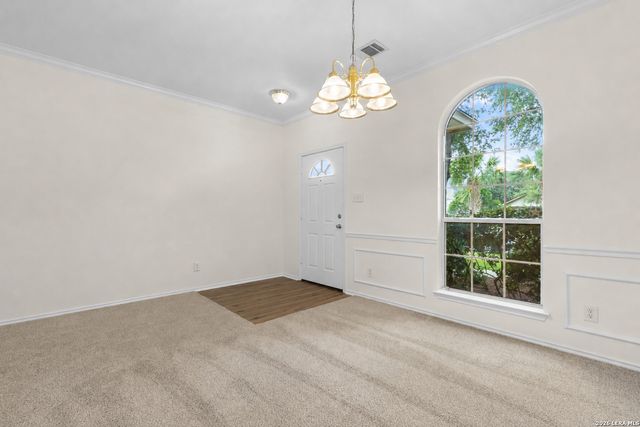 9134 Hilltop Crossing Dr, San Antonio, TX 78251