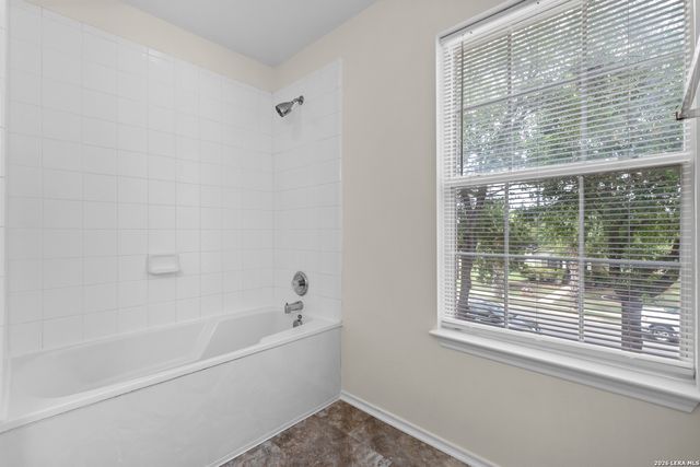 9134 Hilltop Crossing Dr, San Antonio, TX 78251