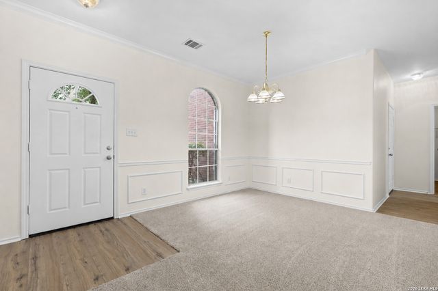 9134 Hilltop Crossing Dr, San Antonio, TX 78251