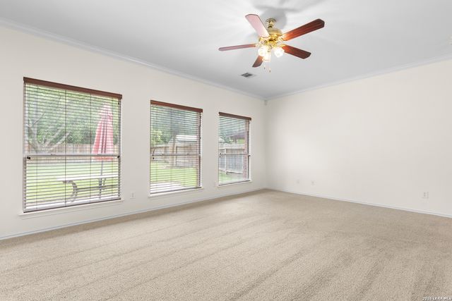 9134 Hilltop Crossing Dr, San Antonio, TX 78251