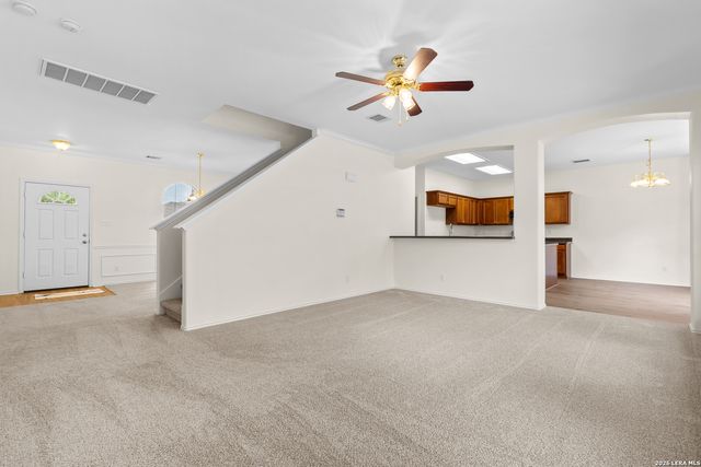 9134 Hilltop Crossing Dr, San Antonio, TX 78251