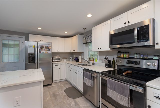 114 Burbank Ave, Warren, MA 01083