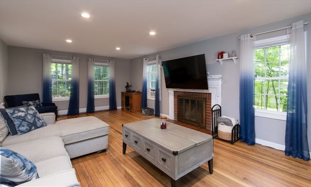 114 Burbank Ave, Warren, MA 01083