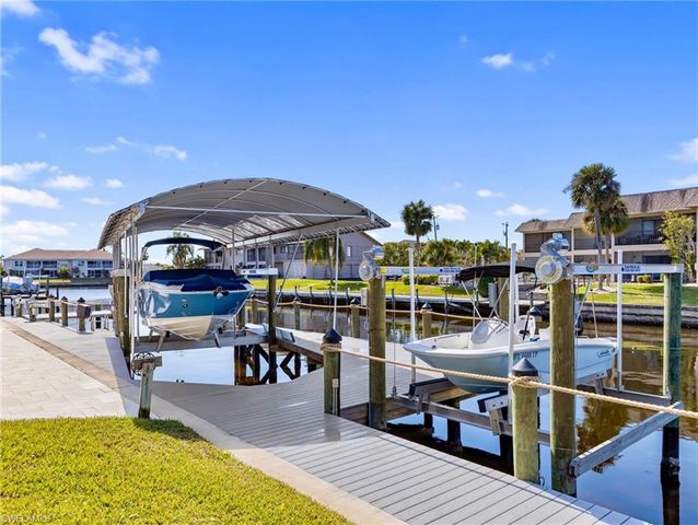 4226 SE 6th PL, Cape Coral, FL 33904