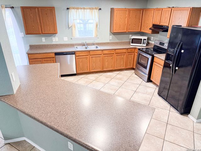 718 Barrow Peak, San Antonio, TX 78251