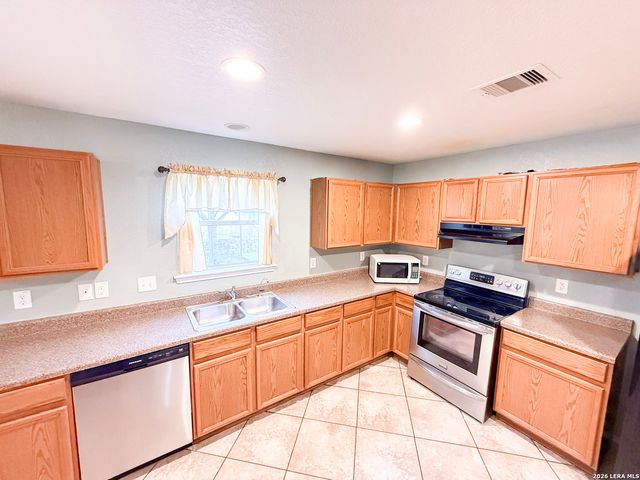 718 Barrow Peak, San Antonio, TX 78251