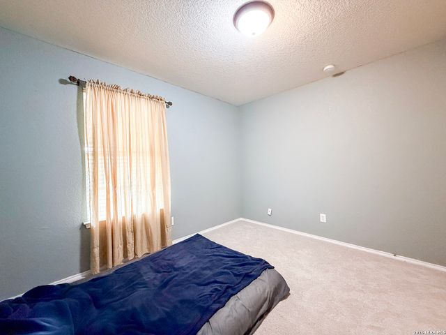 718 Barrow Peak, San Antonio, TX 78251