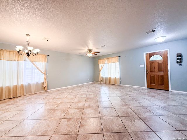 718 Barrow Peak, San Antonio, TX 78251