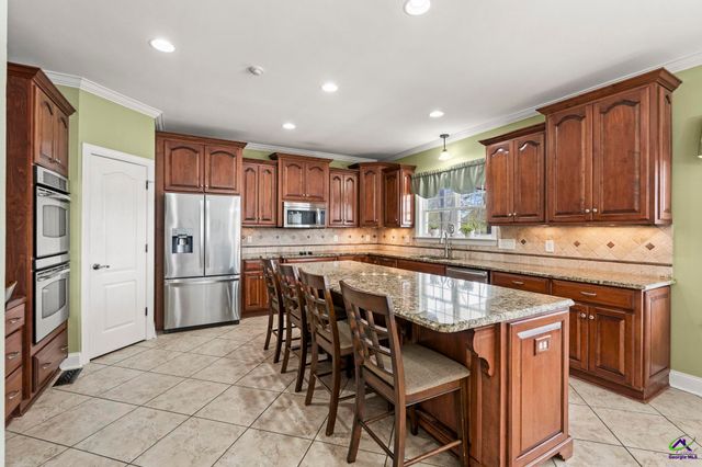 121 Bridgeway Drive, Warner Robins, GA 31088