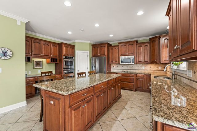 121 Bridgeway Drive, Warner Robins, GA 31088